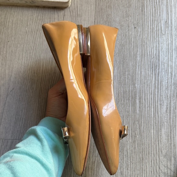 Coach Tan Flats with Gold Detail - Picture 8 of 10